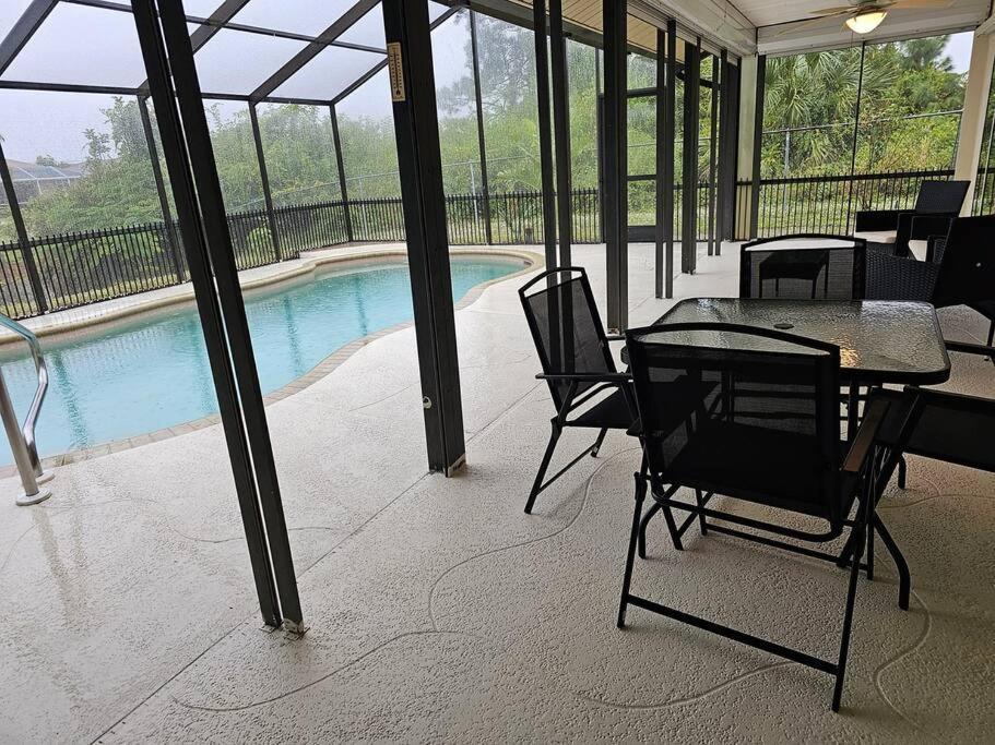 Seabreeze 3-Bedroom Pool Villa Close To The Beach!!! พอร์ตชาร์ล็อต ภายนอก รูปภาพ